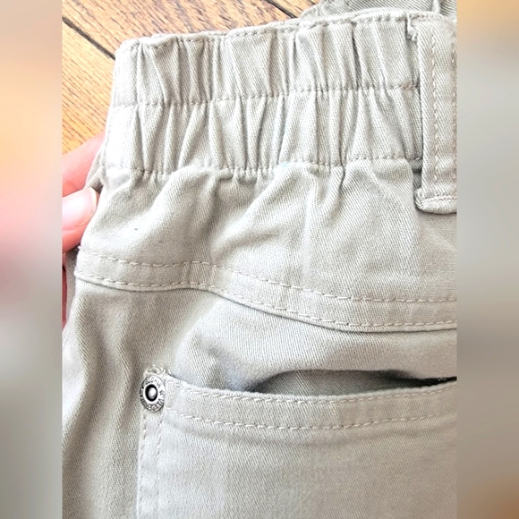 Dusty green Gloria Vanderbilt khaki pants with stretch waistband, Petite 8 - Picture 4 of 5